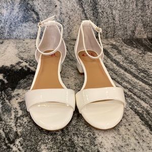 GB Girls Dress Shoes Gently Used. Size 3 Little Girls.  Excellent Condition.